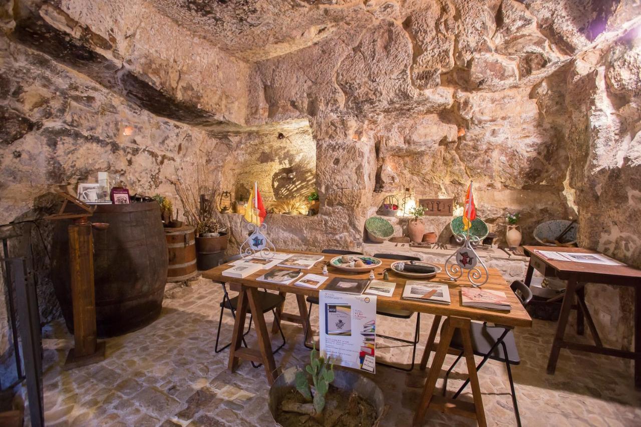 Case-Grotte Degli Avi, Esperienza Abitativa In Grotta 모디카 외부 사진